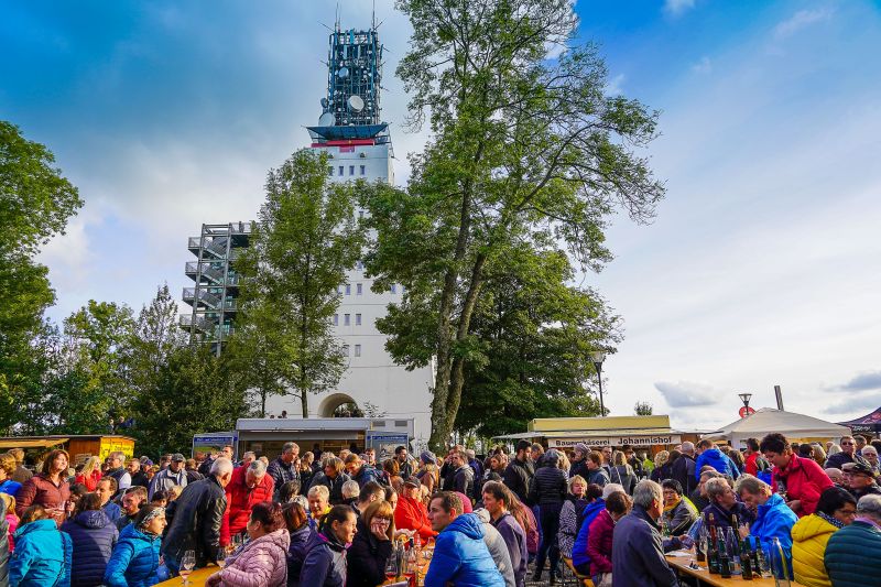 Wein- und Käsemarkt auf dem Schaumberg