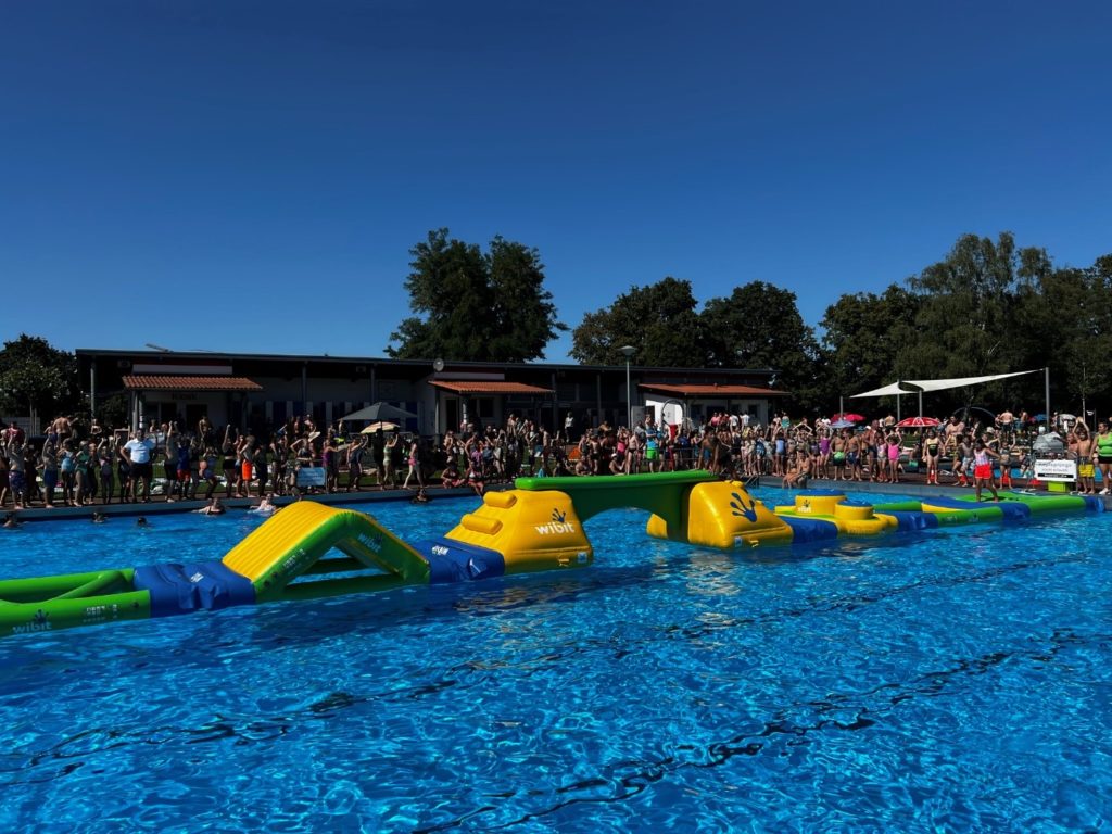 FUN&ACTION-POOL-PARTY